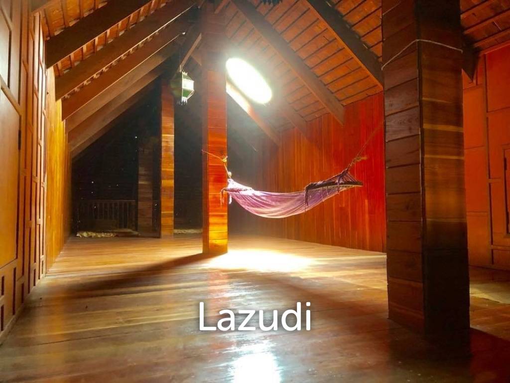6 Bedrooms Golden Teak Mansion For Sale in Mae Taeng