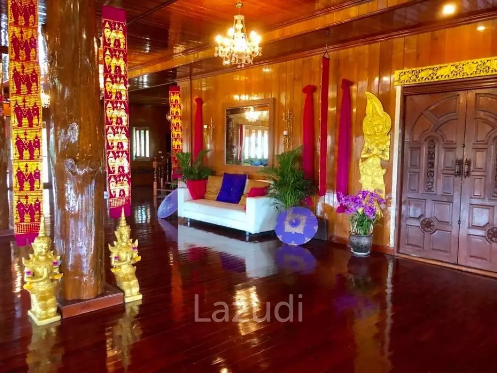 6 Bedrooms Golden Teak Mansion For Sale in Mae Taeng