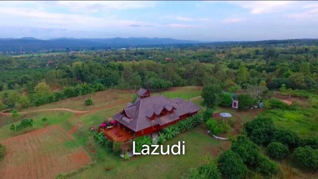 6 Bedrooms Golden Teak Mansion For Sale in Mae Taeng