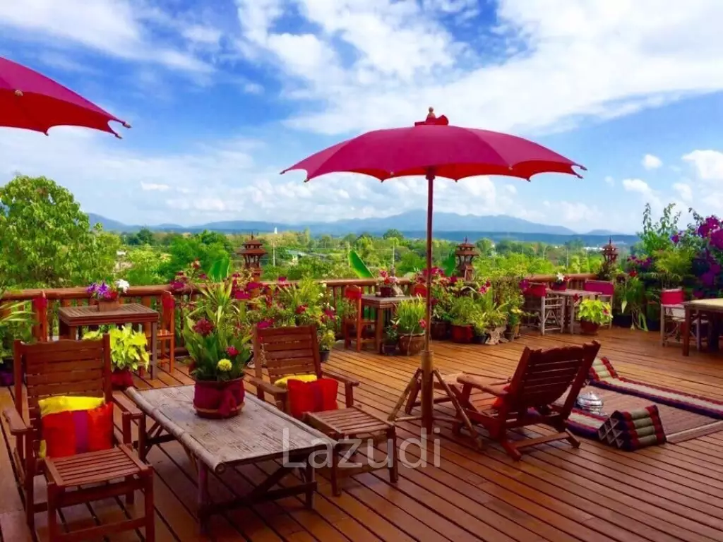 6 Bedrooms Golden Teak Mansion For Sale in Mae Taeng
