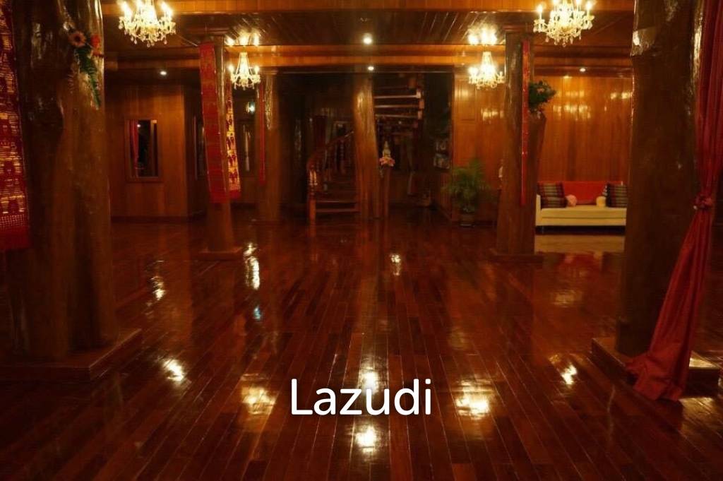 6 Bedrooms Golden Teak Mansion For Sale in Mae Taeng