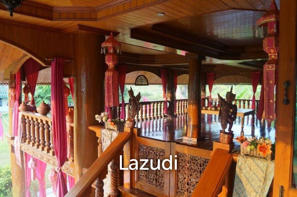 6 Bedrooms Golden Teak Mansion For Sale in Mae Taeng