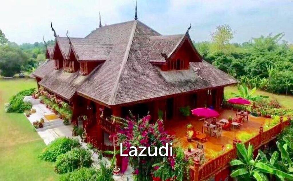 6 Bedrooms Golden Teak Mansion For Sale in Mae Taeng