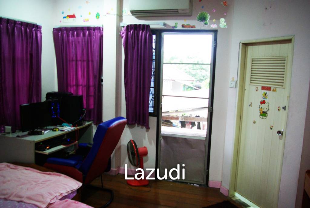 6 Bed 3 Bath Detached House