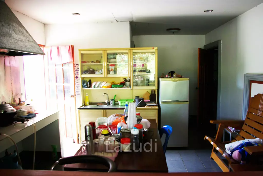 6 Bed 3 Bath Detached House