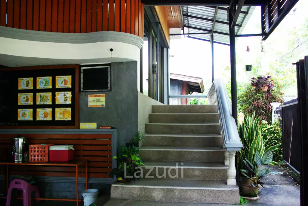 6 Bed 3 Bath Detached House