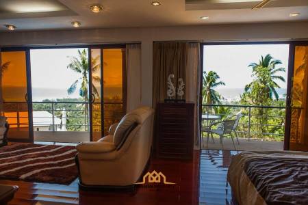 West Coast Samui Villa with Sunset View