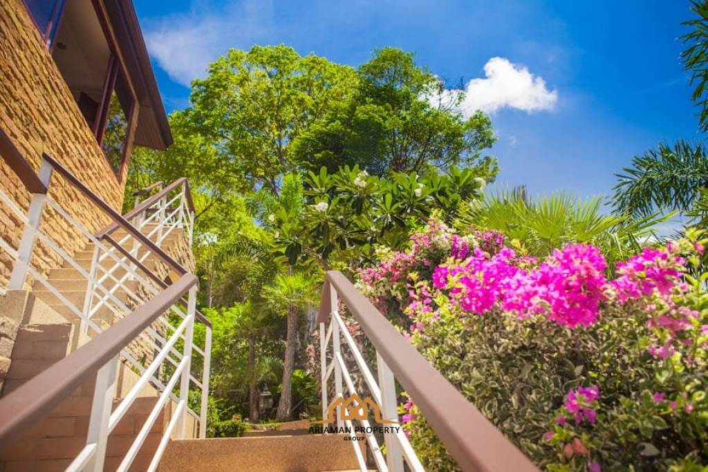 West Coast Samui Villa with Sunset View