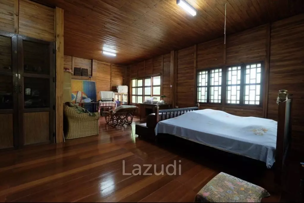 Beautiful single wooden house in Chiang Mai