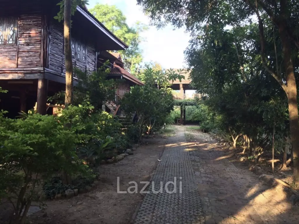 Beautiful single wooden house in Chiang Mai