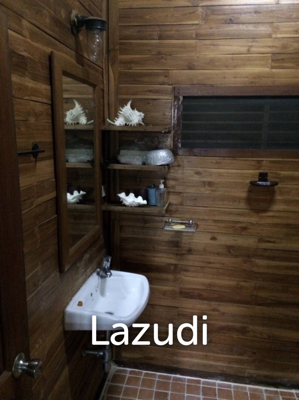 Beautiful single wooden house in Chiang Mai