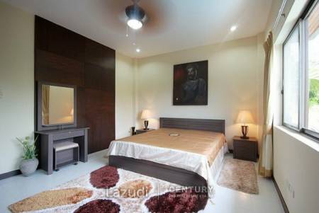 BAAN THAI 2 : Bed Pool Villa