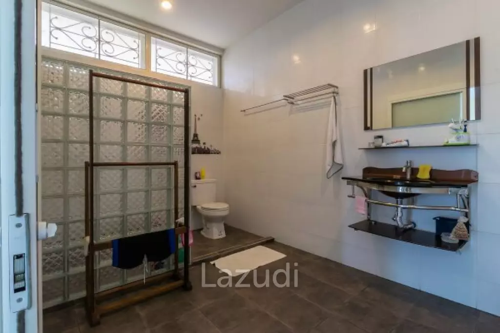 Mountain View 3 Bed Pool Villa near Santorini Park Cha-Am