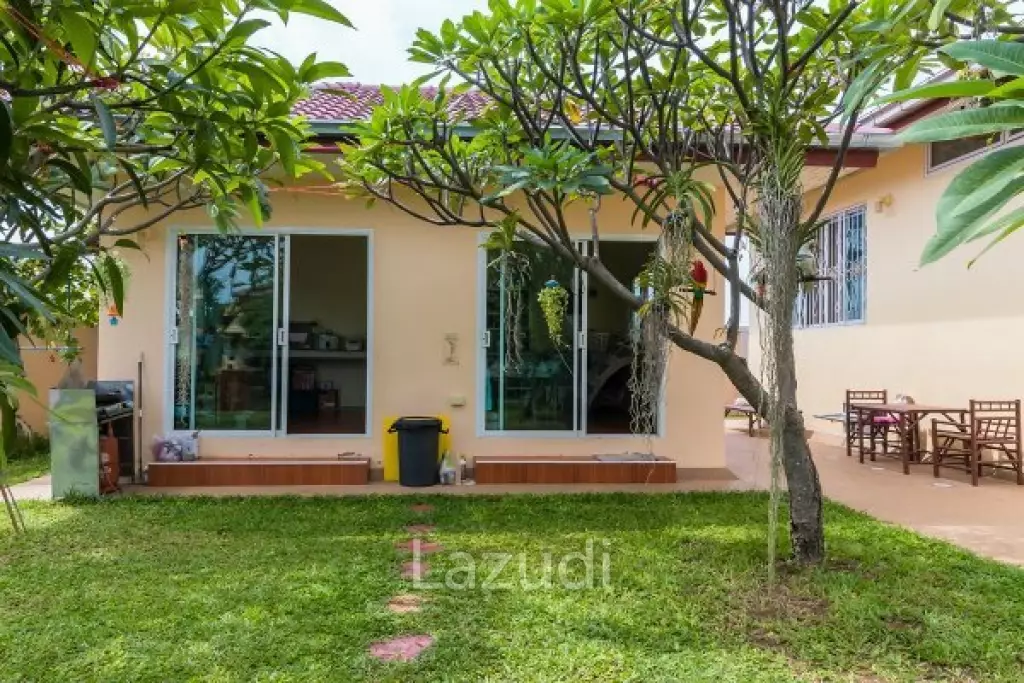 Mountain View 3 Bed Pool Villa near Santorini Park Cha-Am