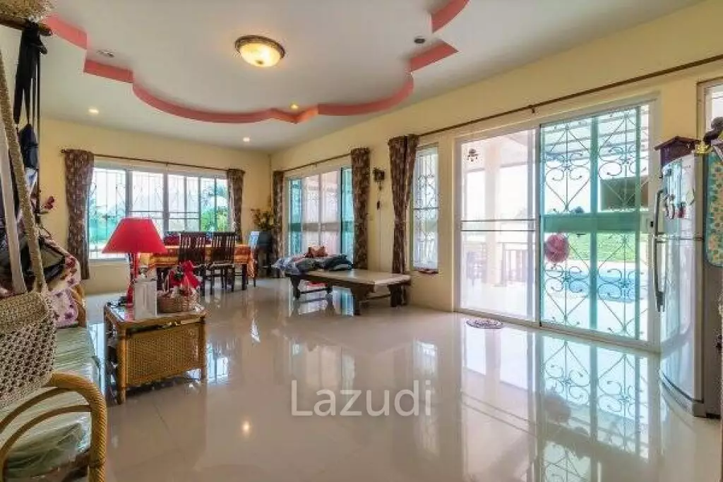 Mountain View 3 Bed Pool Villa near Santorini Park Cha-Am