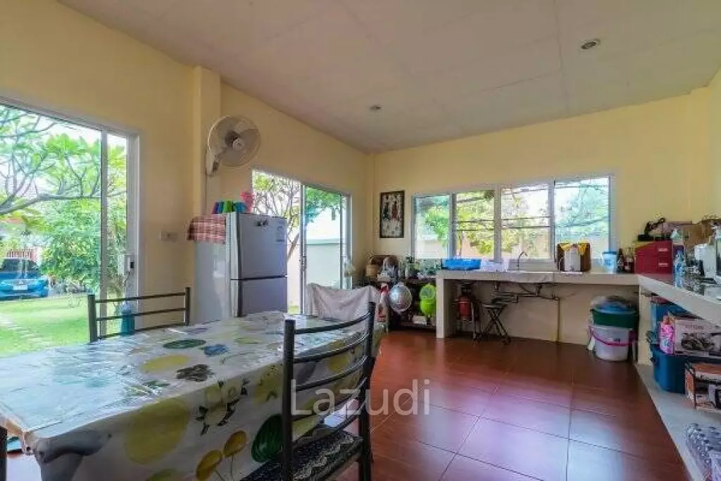 Mountain View 3 Bed Pool Villa near Santorini Park Cha-Am