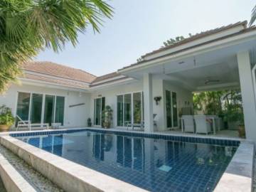 RED MOUNTAIN BOUTIQUE : Quality Modern 3 Bed Pool Villa