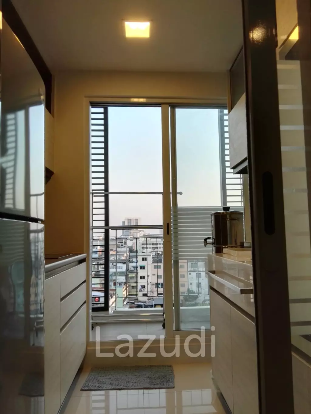 1 Bedroom for Sale at The Room Sathorn-Taksin