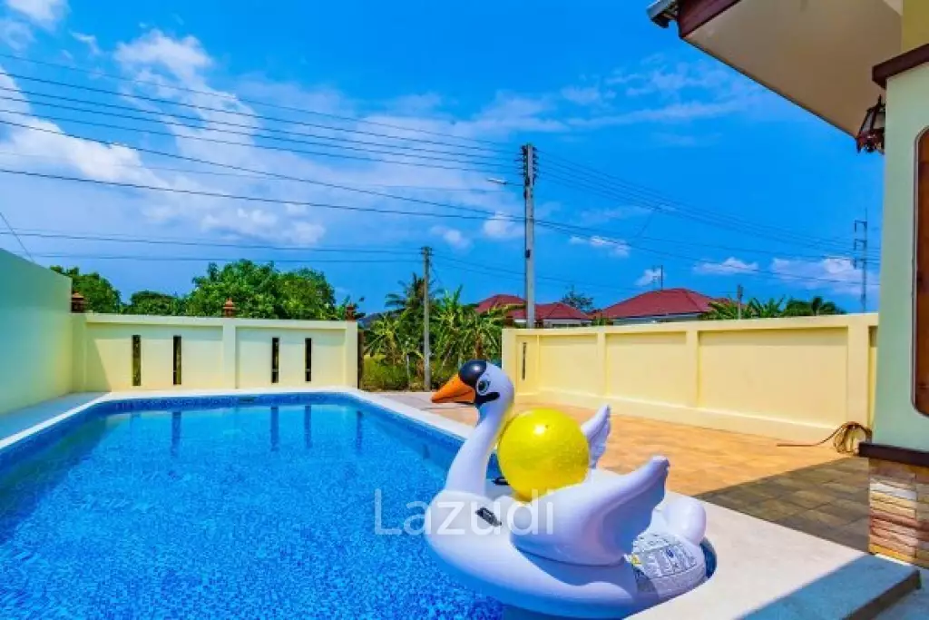 4 Bed pool villa close to town