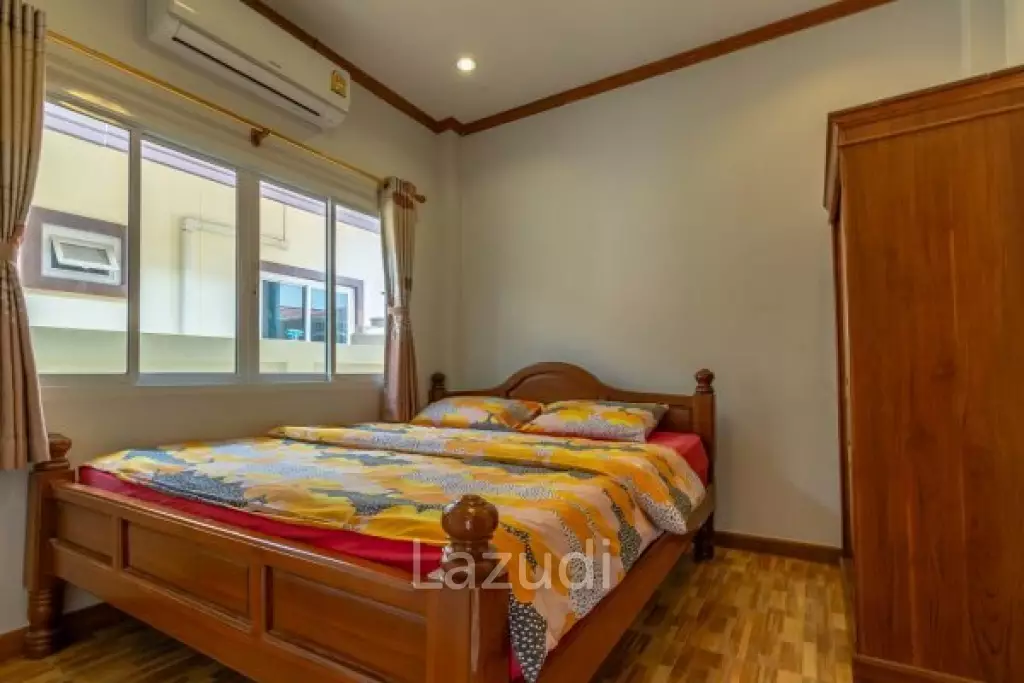 4 Bed pool villa close to town