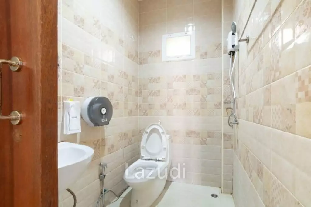 4 Bed pool villa close to town
