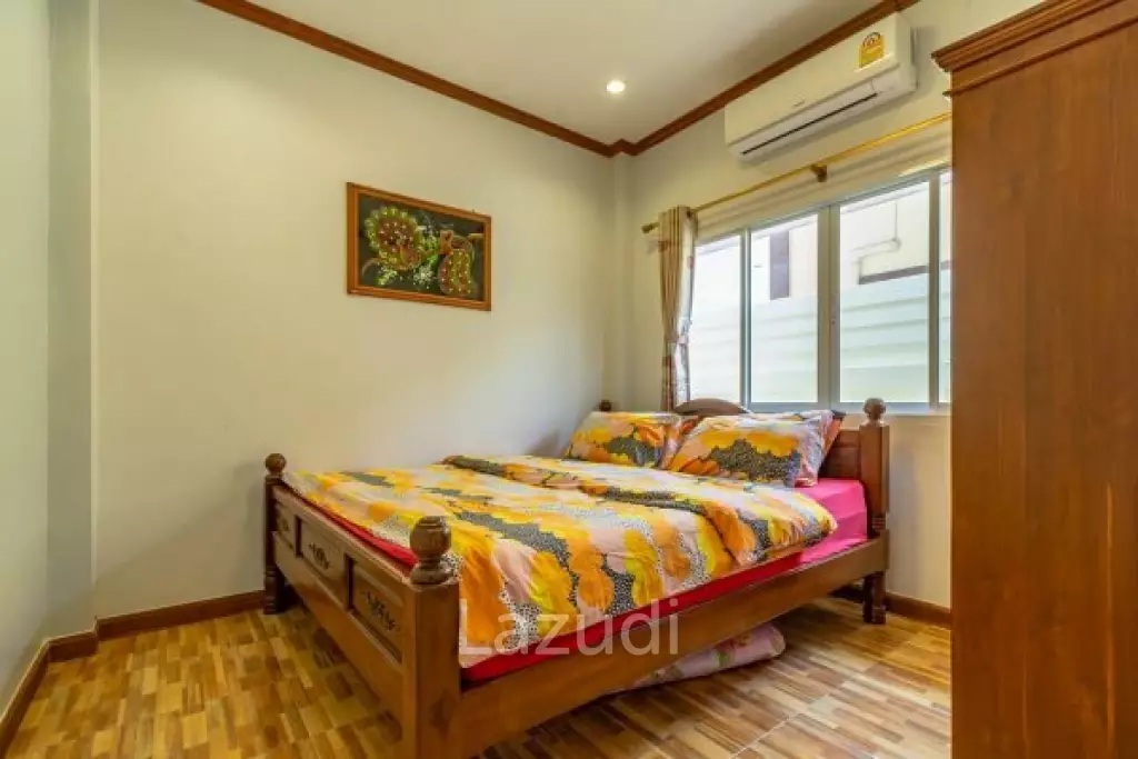 4 Bed pool villa close to town