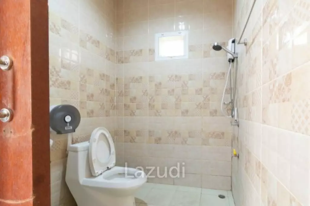 4 Bed pool villa close to town