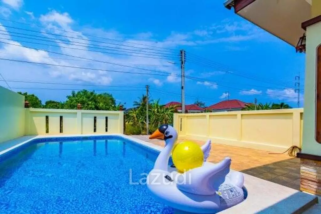 4 Bed pool villa close to town