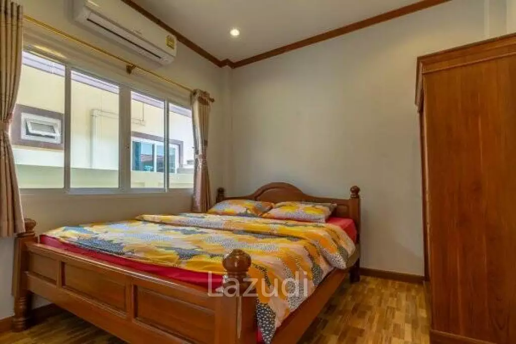 4 Bed pool villa close to town