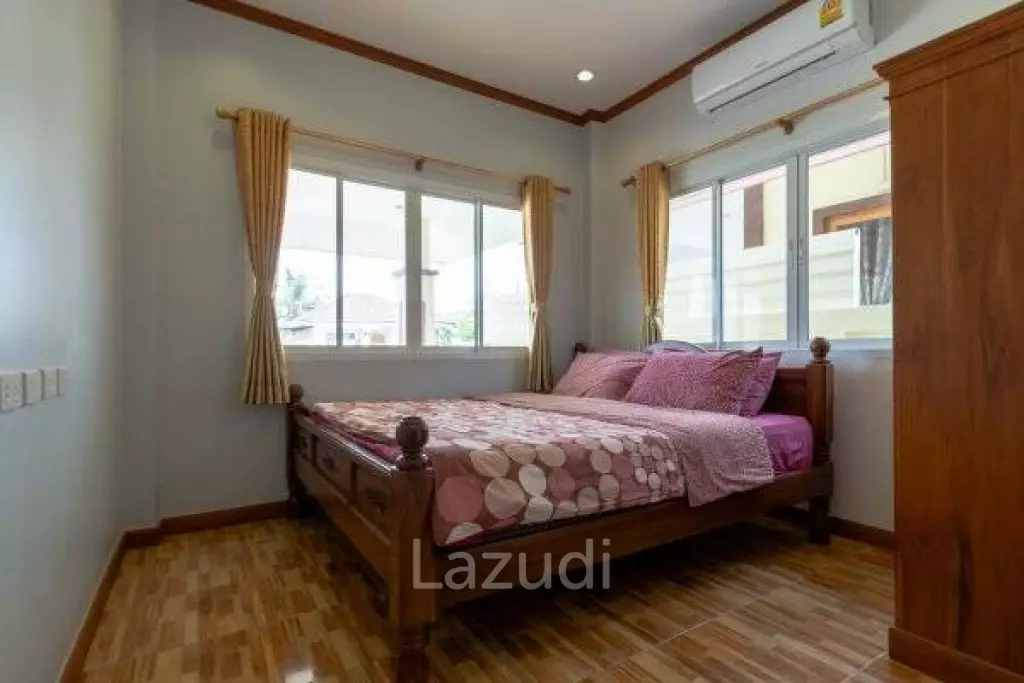 4 Bed pool villa close to town