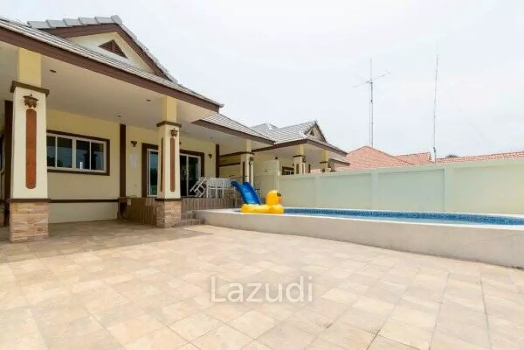 4 Bed pool villa close to town