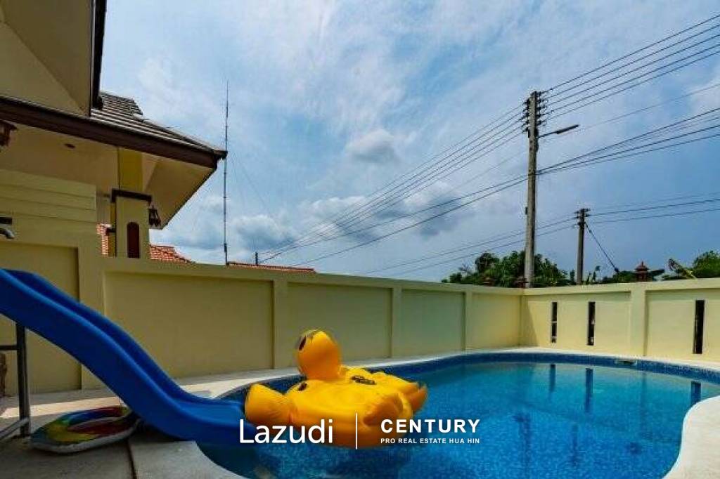 4 Bed pool villa close to town