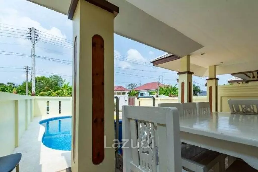 4 Bed pool villa close to town