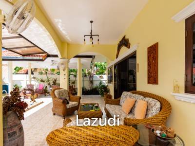 SUNSHINE MOUNTAIN 1 : Great value 3 bed pool villa