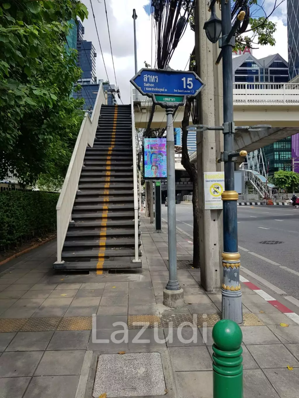 Land and building for sale Prime area Sathorn 15 ,5min. From BTS.
