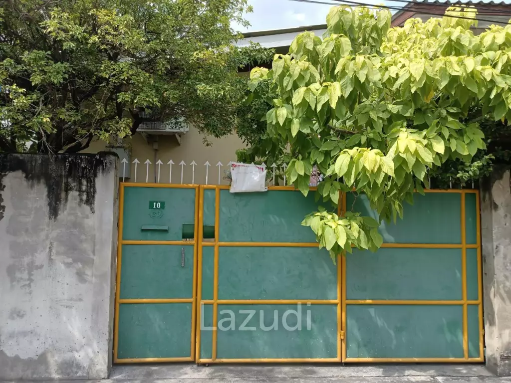Land and building for sale Prime area Sathorn 15 ,5min. From BTS.
