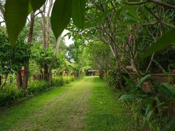 Code KRB9552 Resort-style House