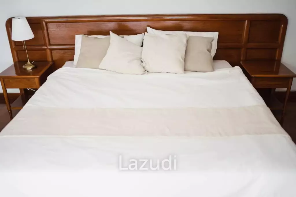 Large Pet friendly Apartment!! Near BTS Phrom Phong