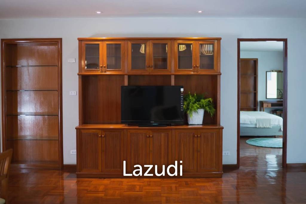Large Pet friendly Apartment!! Near BTS Phrom Phong