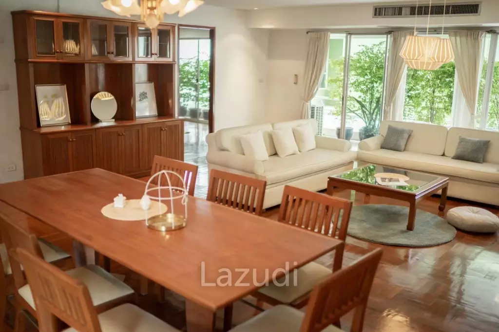 Large Pet friendly Apartment!! Near BTS Phrom Phong