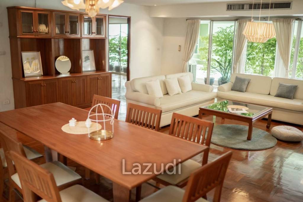 Large Pet friendly Apartment!! Near BTS Phrom Phong