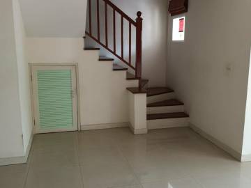 Urgent Sale Townhouse The Connect 5