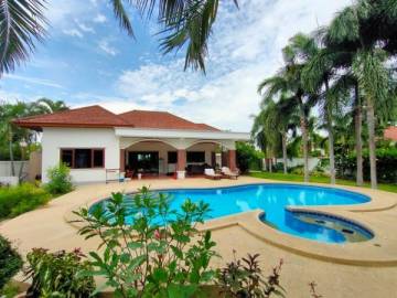 Great Value 3 Bed Pool Villa on good sized Plot.