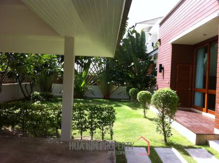 NEW PRICE! Beautiful Spacious Pool Villa - 120m from the Beach - 4 Bed/Bath
