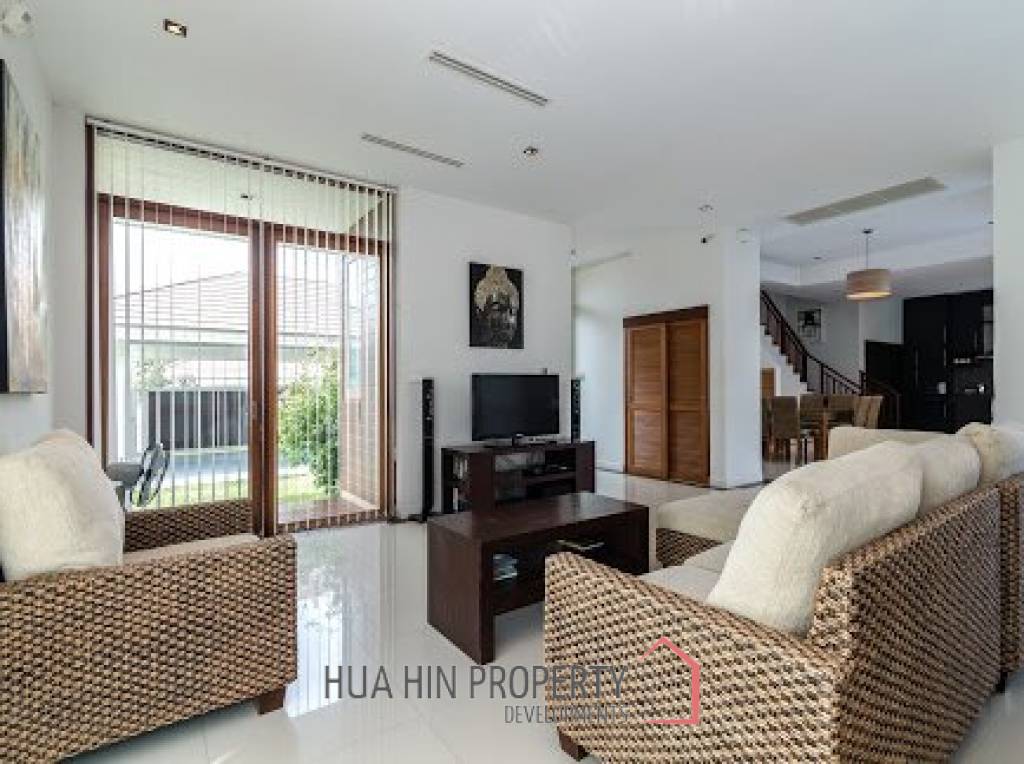 NEW PRICE! Beautiful Spacious Pool Villa - 120m from the Beach - 4 Bed/Bath
