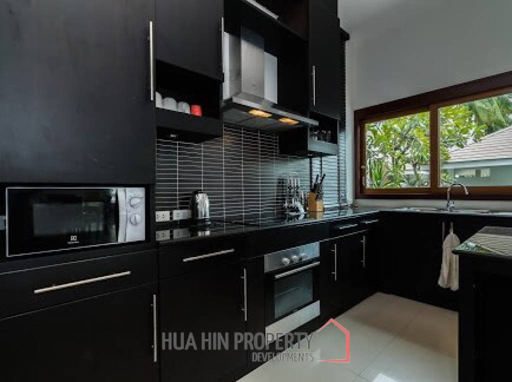 NEW PRICE! Beautiful Spacious Pool Villa - 120m from the Beach - 4 Bed/Bath