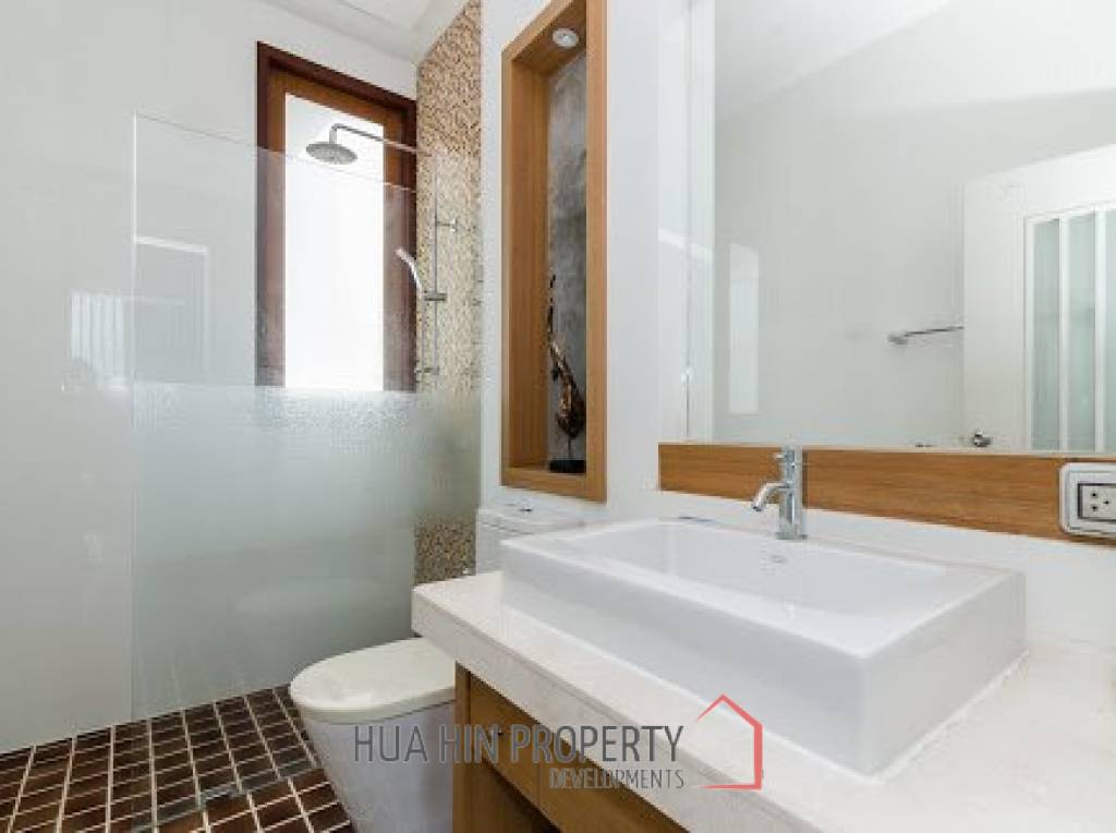 NEW PRICE! Beautiful Spacious Pool Villa - 120m from the Beach - 4 Bed/Bath