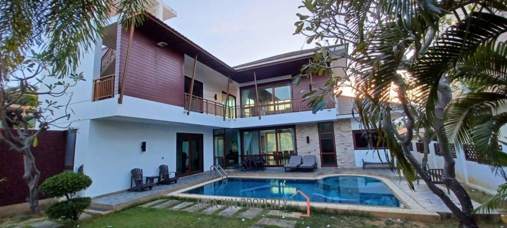NEW PRICE! Beautiful Spacious Pool Villa - 120m from the Beach - 4 Bed/Bath