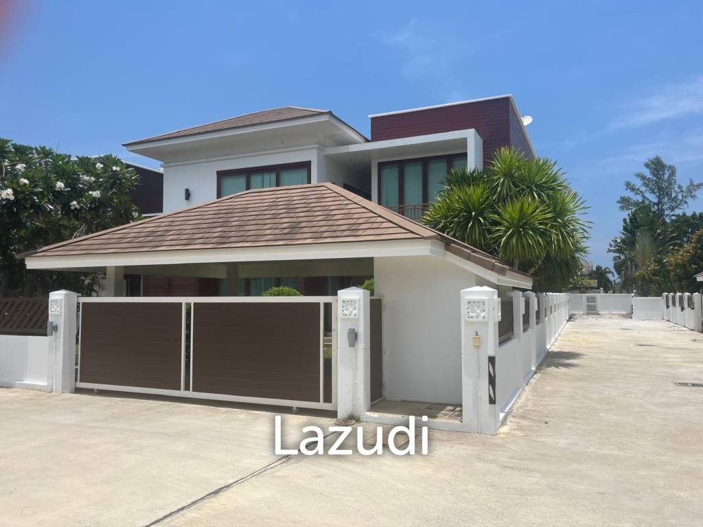 NEW PRICE! Beautiful Spacious Pool Villa - 120m from the Beach - 4 Bed/Bath
