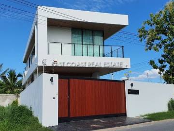 Private House at Mabparchan House in East Pattaya